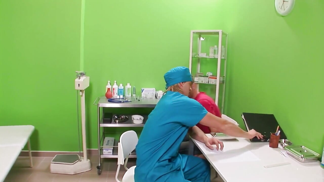 Exclusive video Bareback: Sexy patient gets horny while visiting the hot doctor