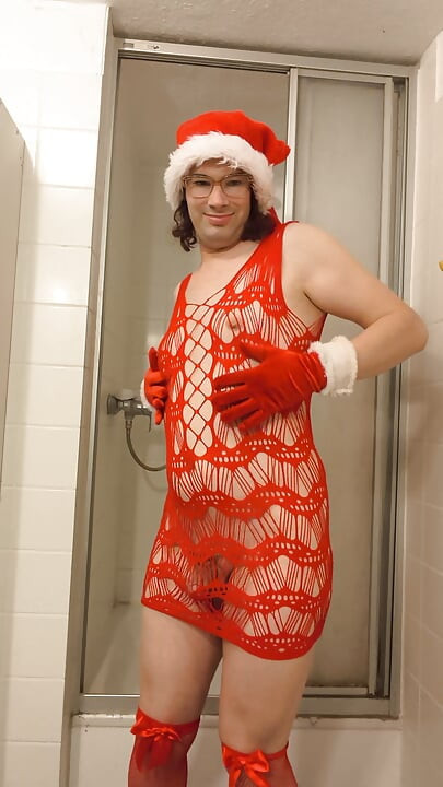 Doccia in lingerie natalizia