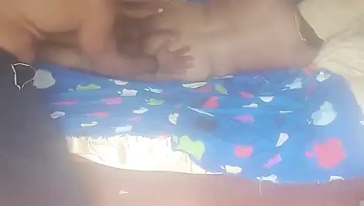 Kadındaki adam masaj performansı