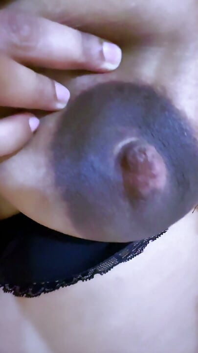 Arabisches schönes heißes collagenmädchen masturbieren im hostel &squirt-orgasmus!