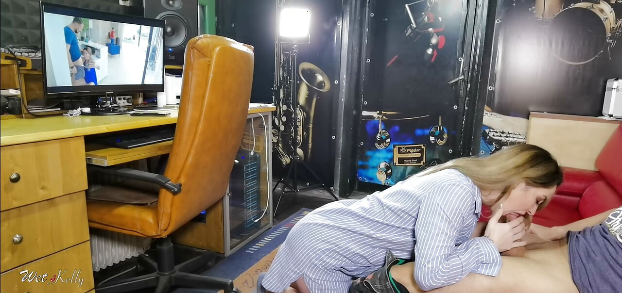 Sucked a Rock Star After He Found My Videos Online