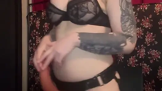 Schlag deine eier, iss dein sperma, fräulein Rubys CBT-Hingabestraining