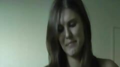 Жена получает трах и камшот на лицо в любительском видео