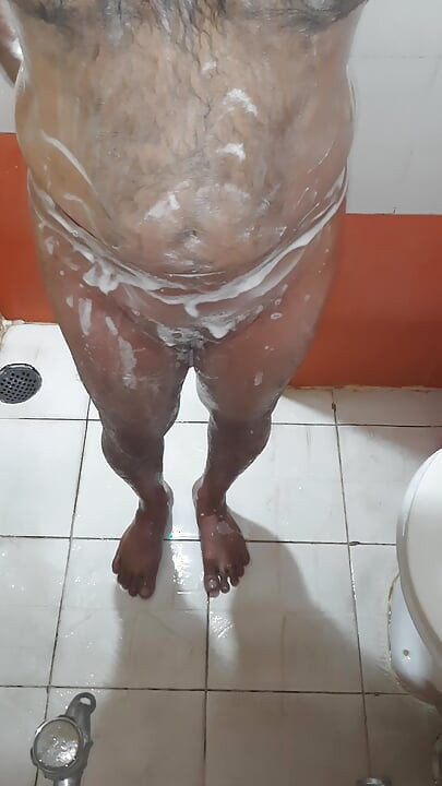 饥渴人妖洗澡