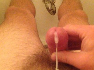 Szarpanie mojego owłosionego penisa