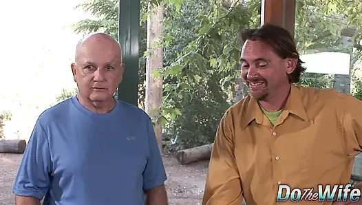 Karısı Lya Pink bir porno yıldızını sikerken gavat izlemeyi seviyor