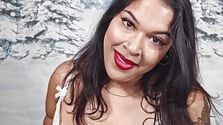 Товстушка робить глибокий заглот мінет і роздягається для вас