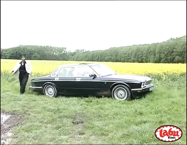 Outdoor Fuck with Deep Fisting (bb)
