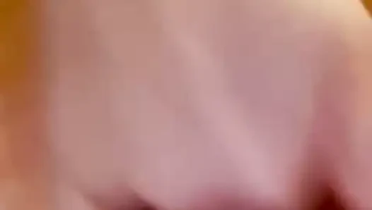 Orta yaşlı seksi kadın amcığını sikiyor
