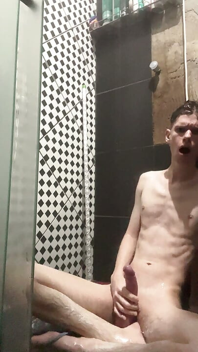 Skinny twink showiregin showing his big bubble but and big dick