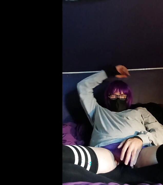 14 minutes jerking and cumming with Raven LeTrap