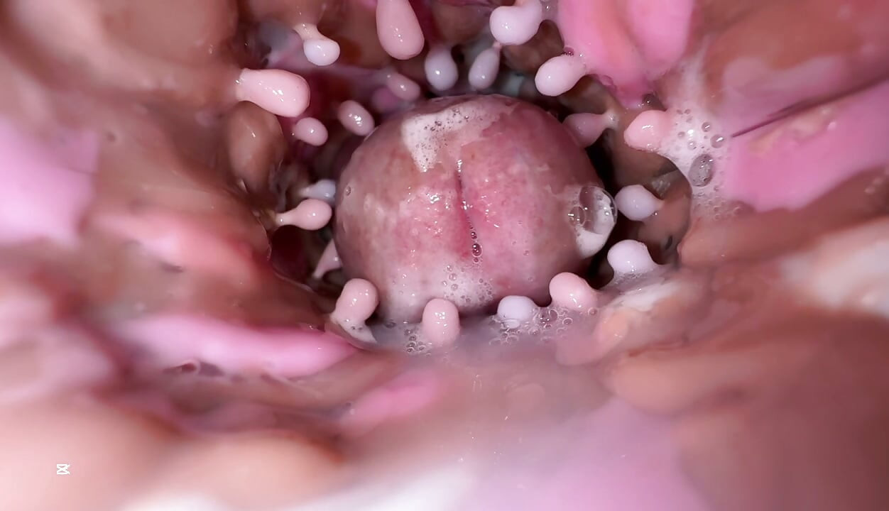 Pin-pussy kamu melakukan sesuatu yang luar biasa pada cockku. Aku lupa segalanya