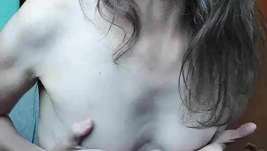 Tante seksi lagi asik fingering memek beceknya - close up