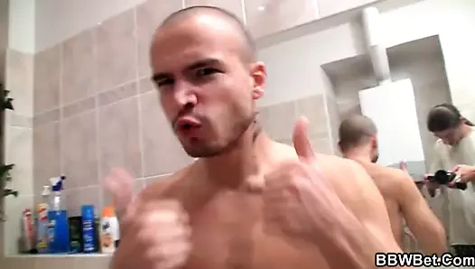 Подругу с большим животом отшпилили в ванной