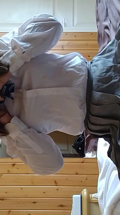 来自“穿异装男孩在制服自慰”的惊险时刻