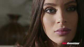 La moglie troia condivisa Lana Rhoades viene scopata nel culo