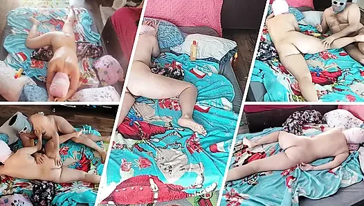 Vorspiel im schlafzimmer mit einem amateur-paar.