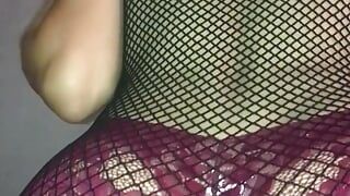 Seksowna Femboy pokazuje swoją ogromną dupę w bieliźnie