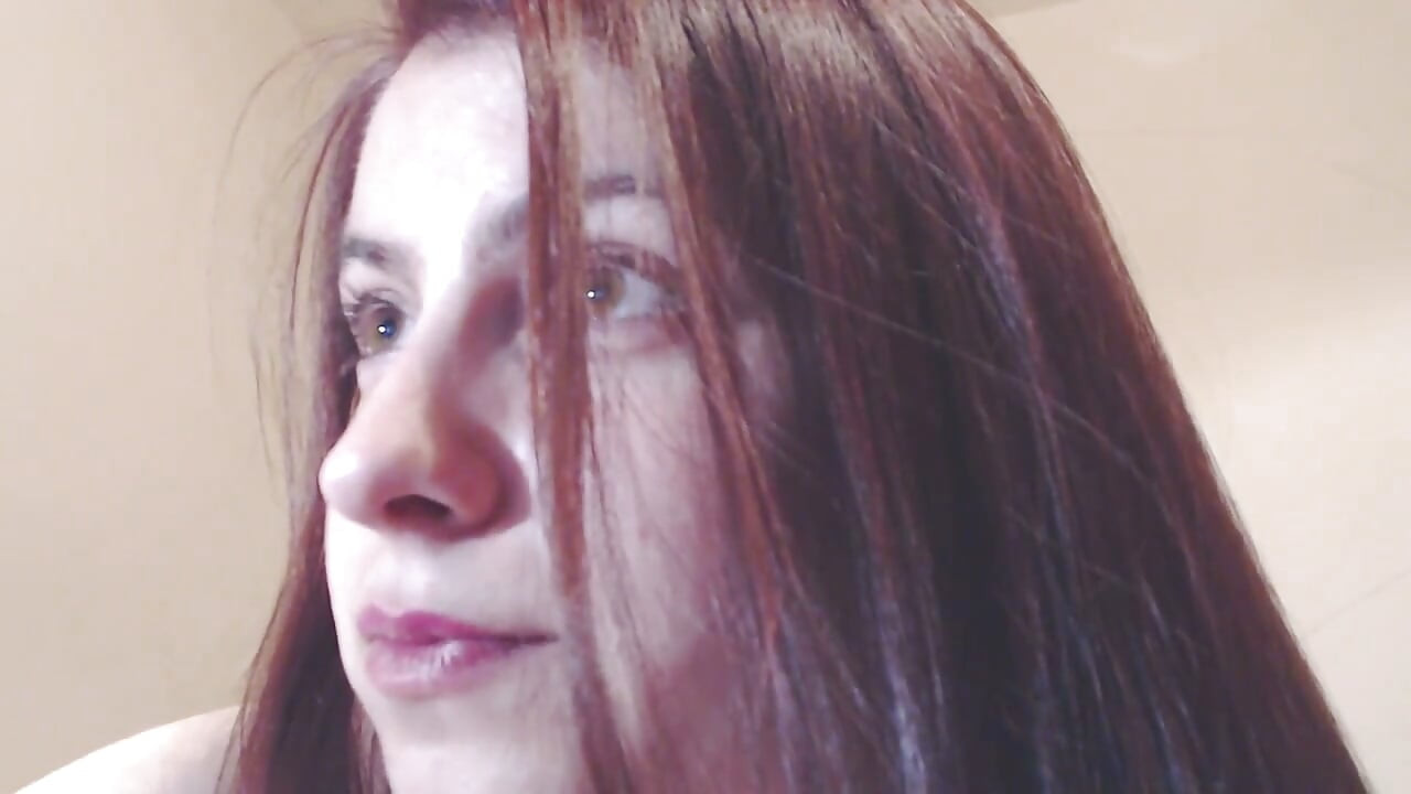 "Uită-te la mine uitându-mă la mine: Masturbare în oglindă