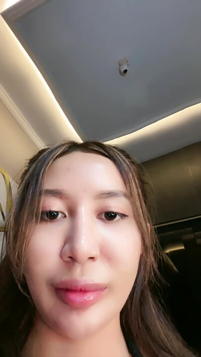 다람쥐의 자지 냄새가 너무 좋아서 다람쥐 같은 냄새가 납니다.