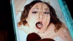 Порнозірка Ембер Рейн покрита спермою