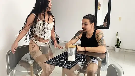 MEINE STIEFSCHWESTER GING UND IHR DICKER ARSCH, BESTE FREUNDIN, GAB MIR EINEN BLOWJOB! - PORNO AUF SPANISCH