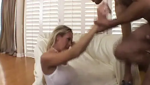 Zengin Eş Ev Bakıcı Tarafından Yattı