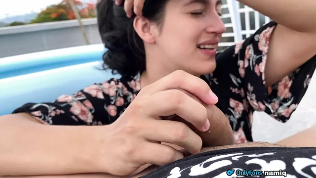 bitch gets horny and he gets to burst her pussy
