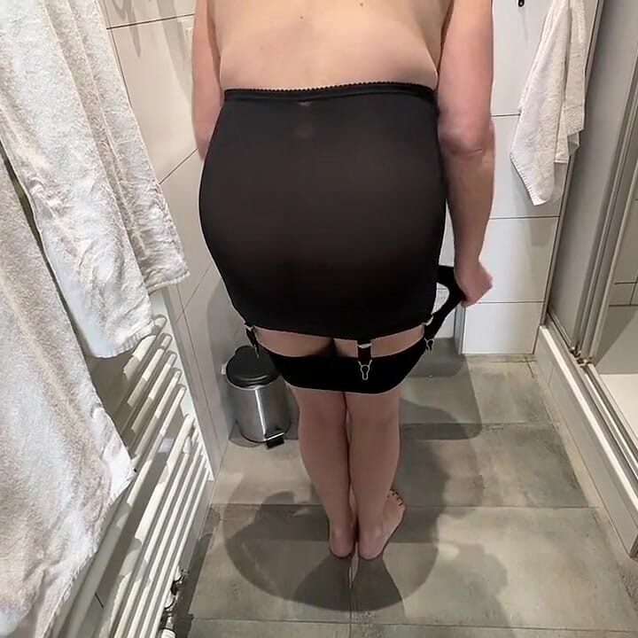 Aunty Sandra in Her Everyday Girdle Vgq45