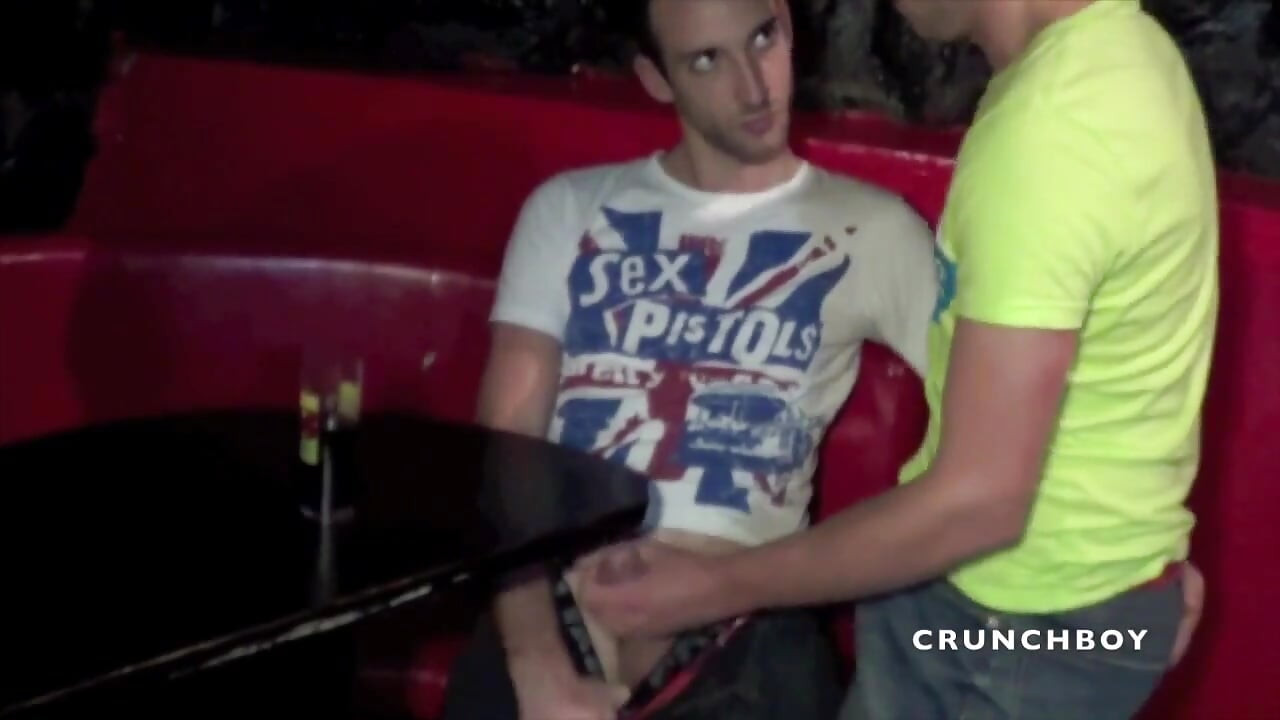 Jebana od mladog Arapinca u stražnjoj sobi u Parizu