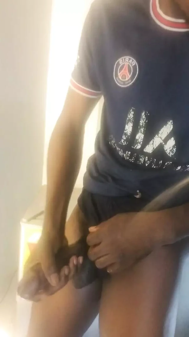 Playing my long BBC 🍆oh fuck I'm soo spoiled a boy