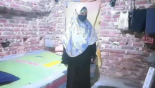 Beim Besuch des Hauses meiner schwägerin sah ich, wie meine schwägerin mich zum sex rief.