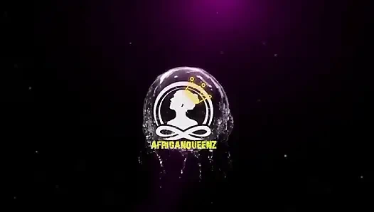 Büyük sallanan göt yarağa biniyor