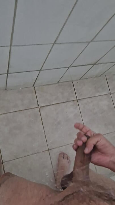 Onder de douche.