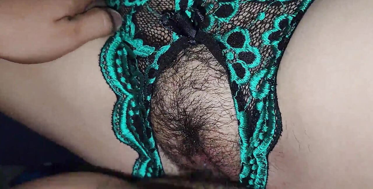 XXX 处女嫂子让自己在男朋友到达之前被性交