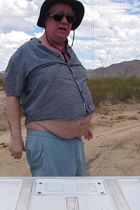 Branlette dans la randonnée dans le désert 5