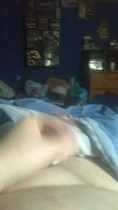 Me masterbateing and cumming