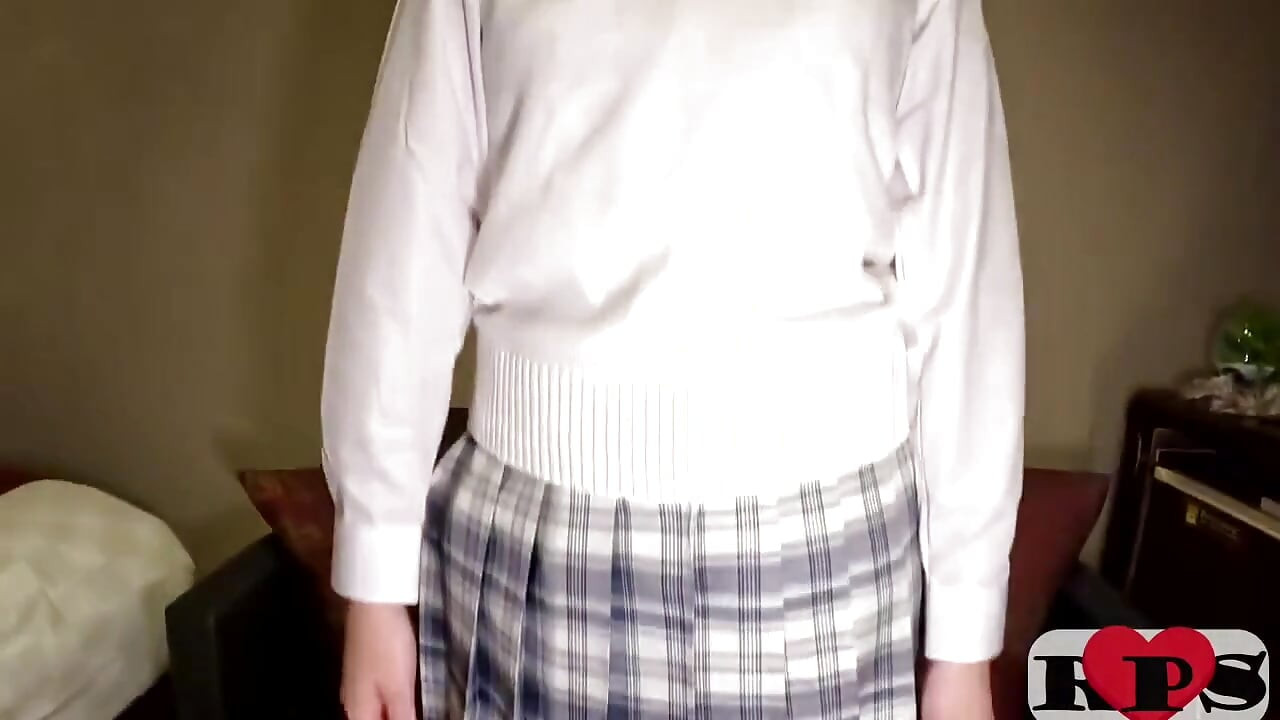驚くべきFカップ美女が現れ、完璧なスタイルと輝く笑顔は後悔を残さない - 1