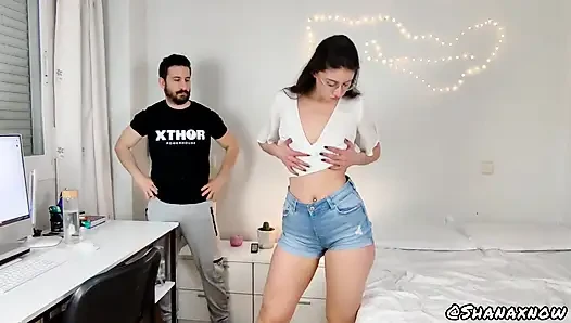 Üvey kız kardeşim beni sikmek istiyor