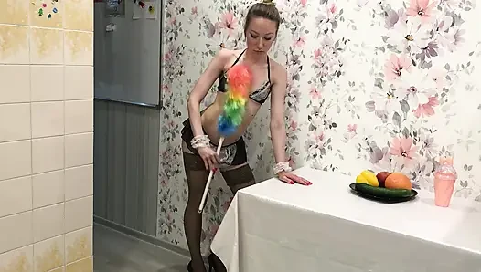 Я ещё и уборщица для тебя, если хочешь