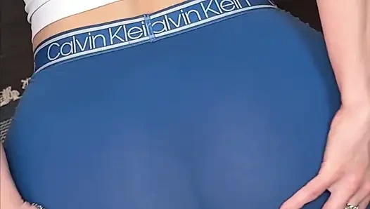 Yakın çekim Hitachi sürtüyor ve boşalıyor!!