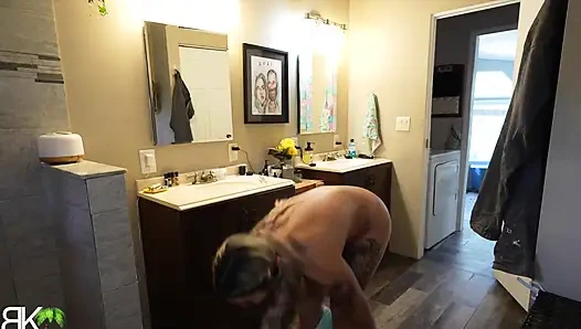 Auntie Melons Visits! Step-family Orgy