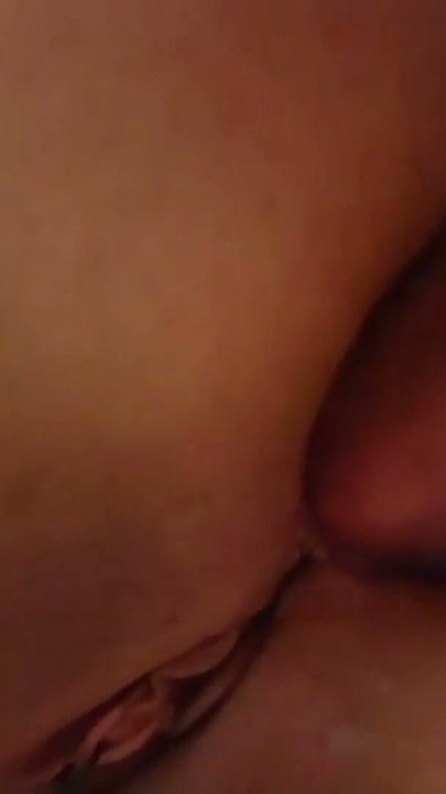 Une vraie MILF espagnole sexy à gros nichons supplie un routard bien monté | Clip 2