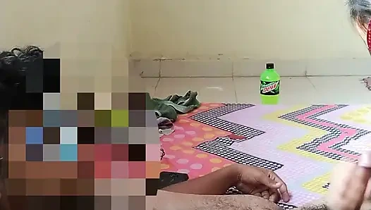 Индийская девушка дези занимается романтическим сексом