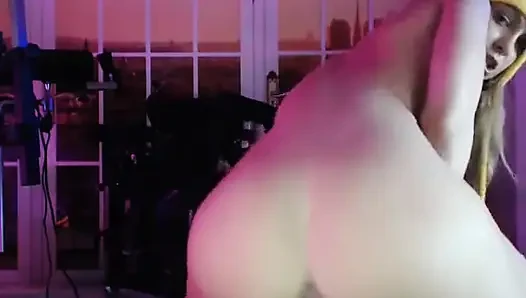 Aku ngentot memekku pakai dildo favoritku!