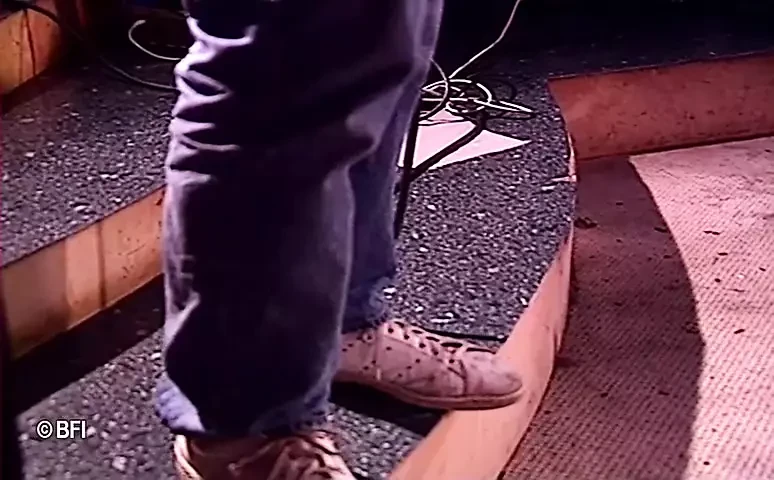 Két szexi hölgy hármasban vintage baszásban
