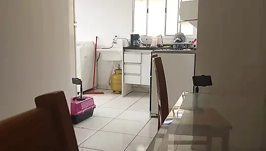 Озорная блондинка, выпускающая для своих возлюбленных.