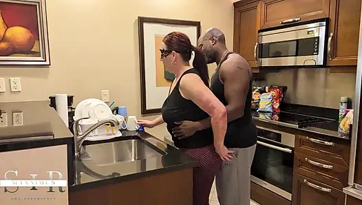 Heiße tages-spiel-action für diese hotwife teil 1 von 3