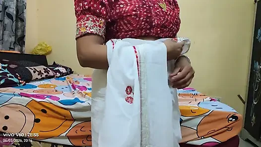 Bhabhi Ko New Saree Pahn Akar Choda