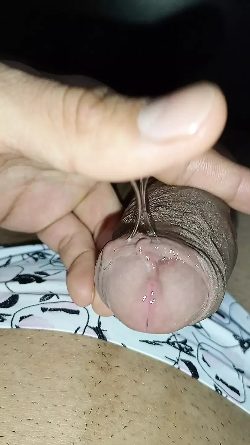 大鸡巴和委内瑞拉女郎，湿透了性感内裤，粗暴自慰